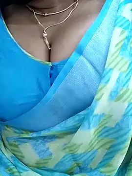 Queenflowerr online show from February 1, 5:26 pm