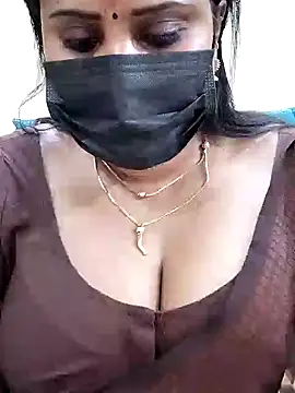 Queenflowerr online show from February 11, 11:54 pm