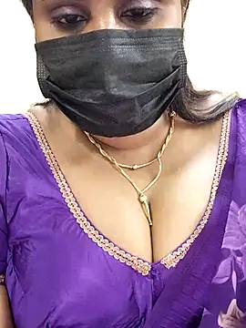 Queenflowerr online show from February 21, 7:10 pm