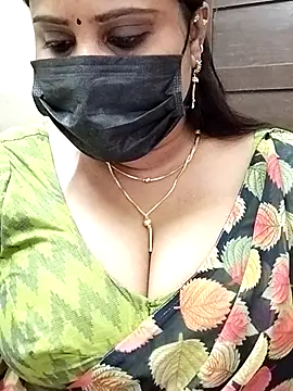 Queenflowerr online show from February 22, 10:18 am