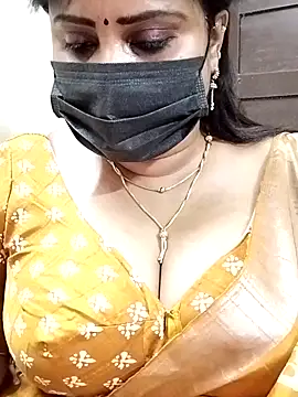 Queenflowerr online show from March 11, 11:01 am