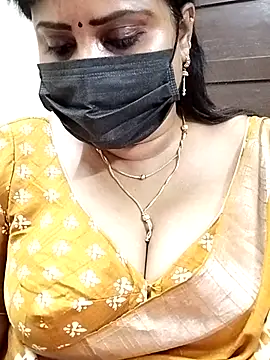 Queenflowerr online show from March 11, 4:18 pm