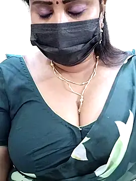 Queenflowerr online show from March 22, 3:53 pm