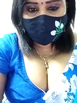 Queenflowerr online show from September 10, 5:02 pm