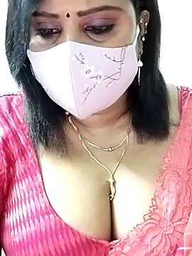 Queenflowerr online show from September 11, 5:46 pm