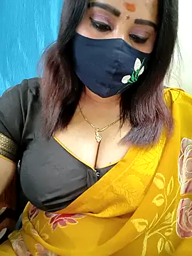 Queenflowerr online show from May 9, 3:28 pm