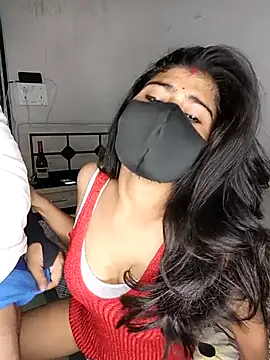 Snapshot of Love-N chatting on April 11, 4:33 pm Love-N online show from April 11, 4:33 pm