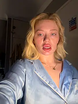 blissdimicco online show from December 17, 9:04 am