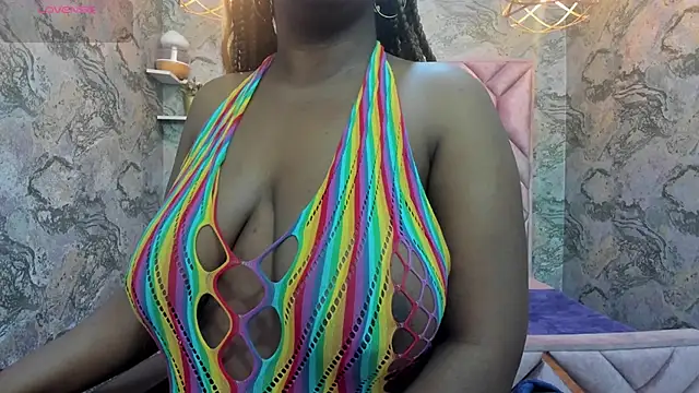 Snapshot of nefertiti_ebony chatting on October 1, 8:42 am nefertiti ebony online show from October 1, 8:42 am
