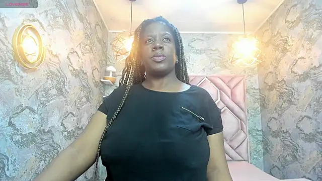 Snapshot of nefertiti_ebony chatting on October 15, 4:40 pm nefertiti ebony online show from October 15, 4:40 pm