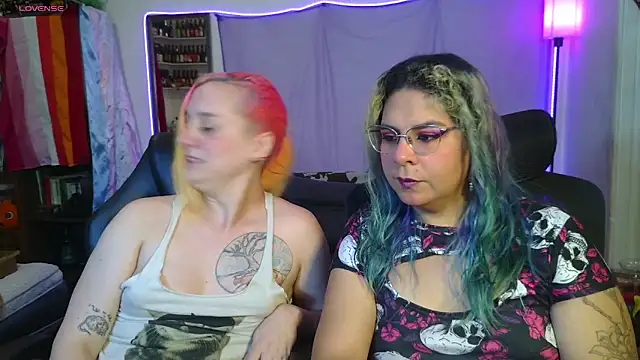 Snapshot of Evelan420 chatting on June 8, 8:31 pm Evelan420 online show from June 8, 8:31 pm