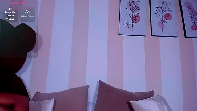 Snapshot of taliarussel chatting on February 24, 5:54 am taliarussel online show from February 24, 5:54 am