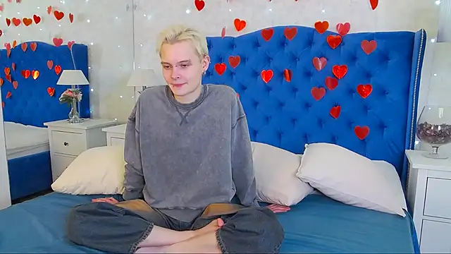 Snapshot of DemianEnglen chatting on February 13, 8:55 pm DemianEnglen online show from February 13, 8:55 pm