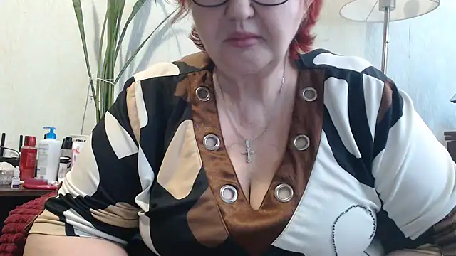 DeniseeRosea online show from March 19, 8:40 am