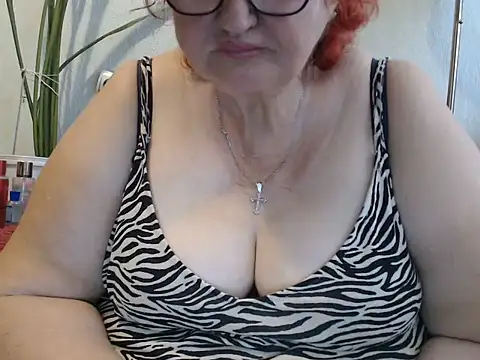 Snapshot of DeniseeRosea chatting on June 23, 10:13 am DeniseeRosea online show from June 23, 10:13 am