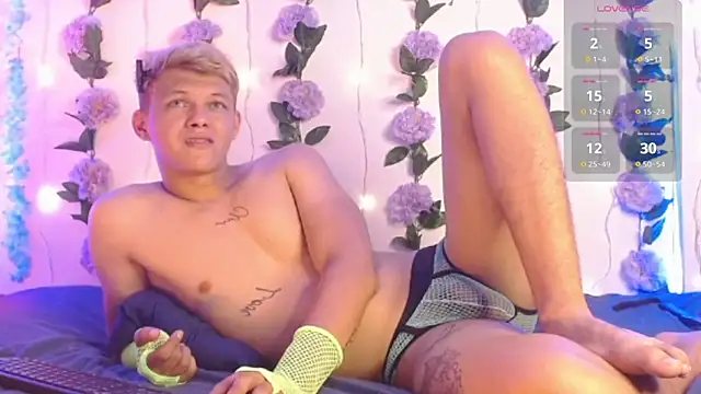 izan 20 online show from March 4, 10:05 pm