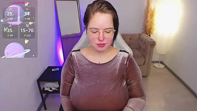 Manic pixie  online show from March 22, 4:10 pm