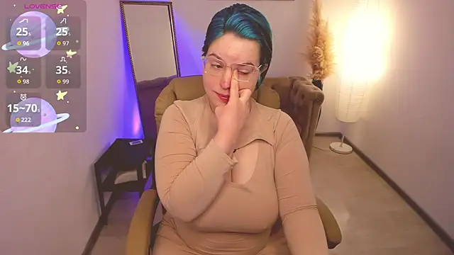Snapshot of Manic_pixie_ chatting on May 10, 3:28 pm Manic pixie online show from May 10, 3:28 pm