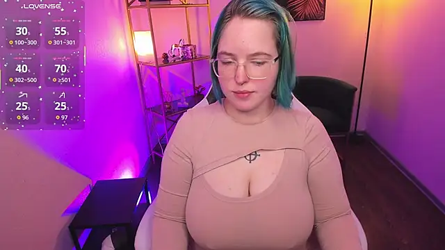 Snapshot of Manic_pixie_ chatting on June 14, 3:25 pm Manic pixie online show from June 14, 3:25 pm