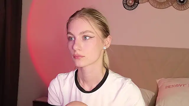 GabriellaOlsen online show from March 23, 8:02 pm