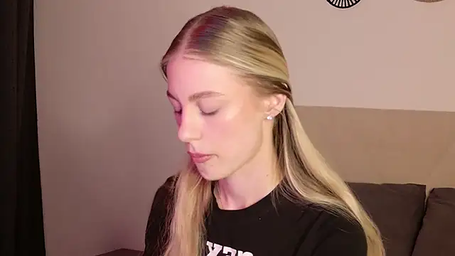 GabriellaOlsen online show from April 11, 5:50 pm