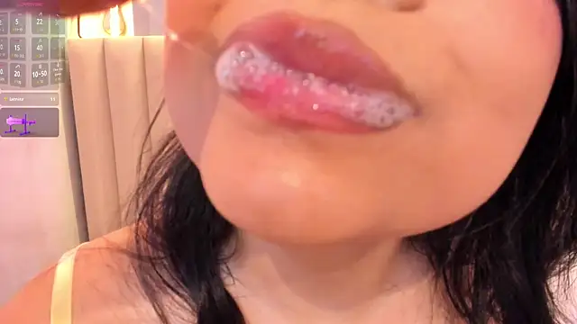 Naomymonroe  online show from February 9, 9:41 pm