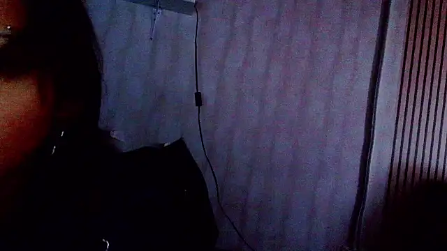 Snapshot of verhona_vlad chatting on March 11, 11:33 am verhona vlad online show from March 11, 11:33 am