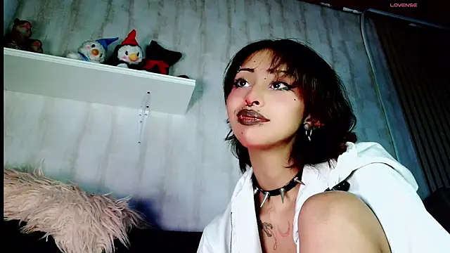 Snapshot of verhona_vlad chatting on March 17, 3:07 pm verhona vlad online show from March 17, 3:07 pm