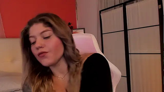 alaia greyy online show from March 25, 1:06 pm