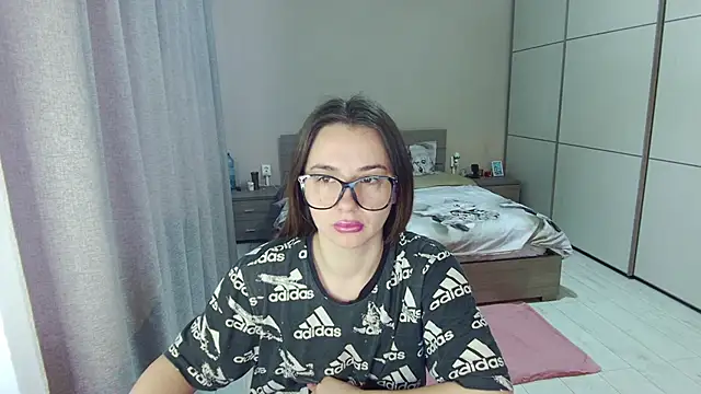 singletrouble online show from April 8, 4:34 am