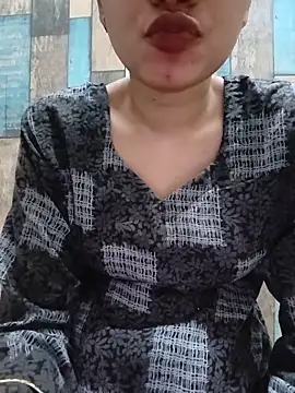 Snapshot of cute_IndianBabe chatting on May 18, 12:40 am cute IndianBabe online show from May 18, 12:40 am