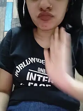 Snapshot of cute_IndianBabe chatting on May 27, 1:57 am cute IndianBabe online show from May 27, 1:57 am