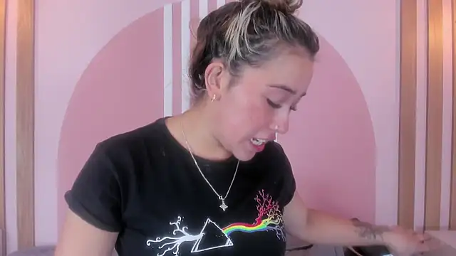 Lannajansen online show from March 5, 1:07 pm