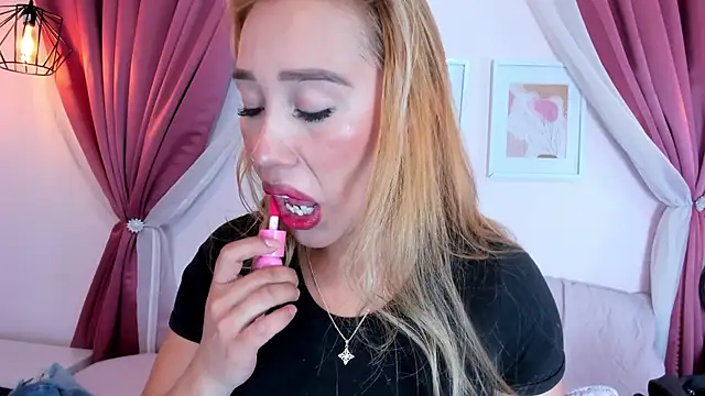 Lannajansen online show from April 17, 2:09 pm