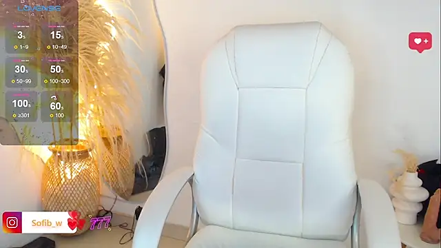 Snapshot of Sofi_BBW chatting on April 30, 12:44 pm Sofi BBW online show from April 30, 12:44 pm