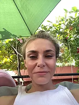 White Lu online show from February 15, 2:19 am