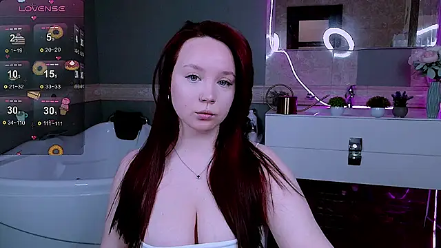 Snapshot of maya_suun chatting on May 6, 1:25 am maya suun online show from May 6, 1:25 am