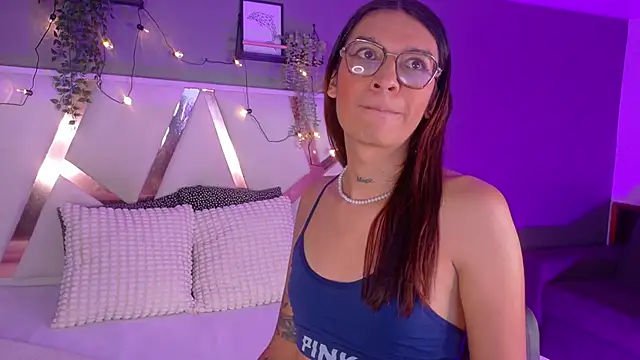 LauraaGomezz   online show from October 10, 7:24 pm