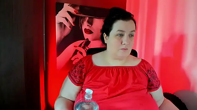 Snapshot of QueenOfHaze chatting on July 10, 10:51 am QueenOfHaze online show from July 10, 10:51 am