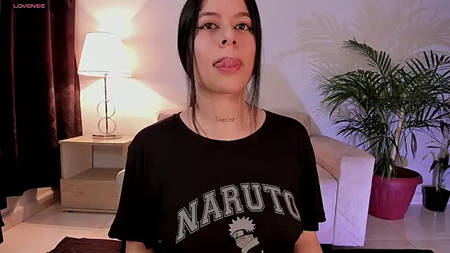 Hannah Jonhson online show from February 11, 12:15 am