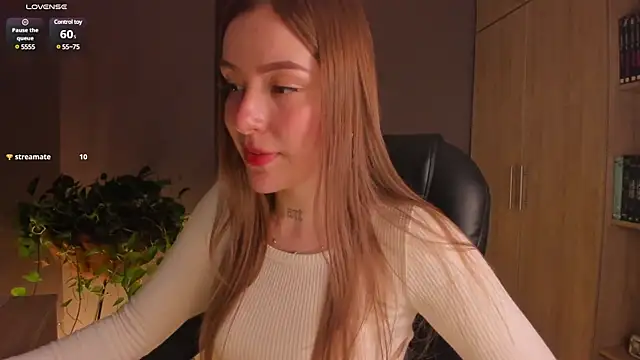 eilynxx online show from March 4, 1:55 am