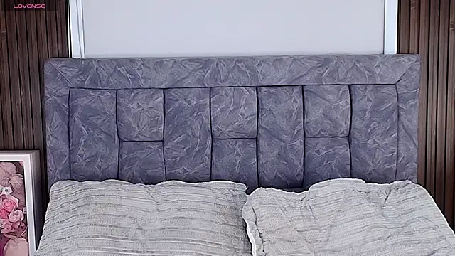 MeganCrow online show from April 18, 7:58 pm