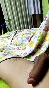 Snapshot of andresiito203 chatting on February 5, 7:39 am andresiito203 online show from February 5, 7:39 am