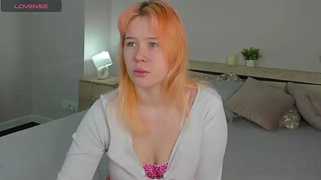 Amy Kimberlly online show from February 6, 11:30 pm