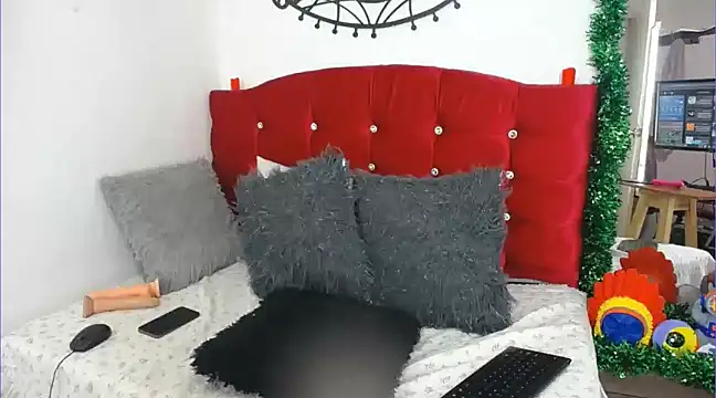 Snapshot of Kristin_milk chatting on January 24, 3:02 pm Kristin milk online show from January 24, 3:02 pm