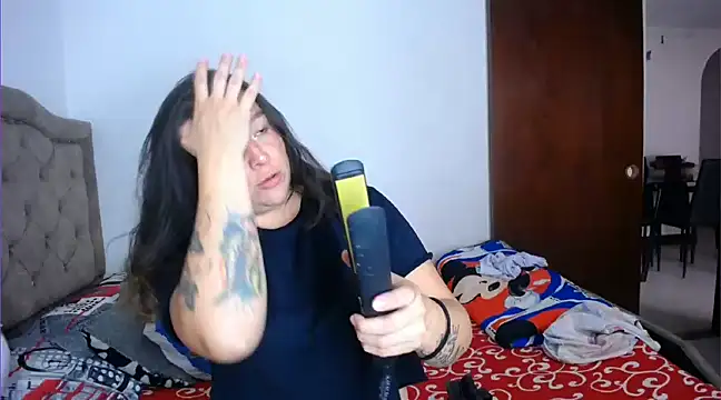 Snapshot of Kristin_milk chatting on February 21, 1:22 pm Kristin milk online show from February 21, 1:22 pm