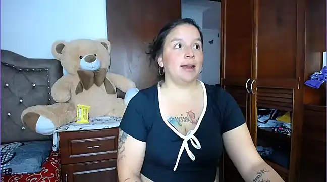 Snapshot of Kristin_milk chatting on March 4, 12:33 pm Kristin milk online show from March 4, 12:33 pm