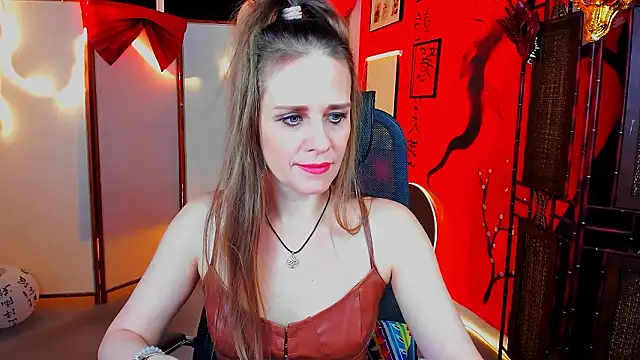 EmiliaBedy online show from February 4, 9:15 am