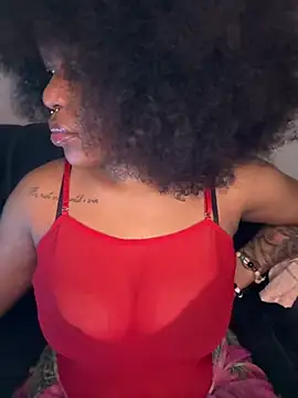 Snapshot of Boneca25 chatting on June 1, 5:14 pm Boneca25 online show from June 1, 5:14 pm