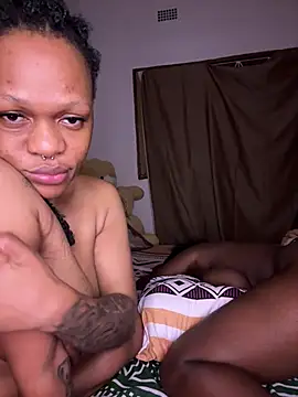Snapshot of Boneca25 chatting on June 21, 7:49 pm Boneca25 online show from June 21, 7:49 pm